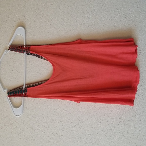 Lush Flowy Tank Top - Picture 3 of 4